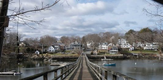Why Homeowners Move 4,300% Further Ahead Than Renters Lobster Cove Annisquam