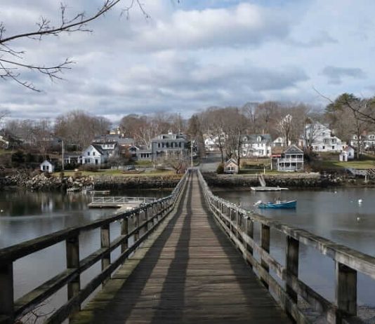 Why Homeowners Move 4,300% Further Ahead Than Renters Lobster Cove Annisquam